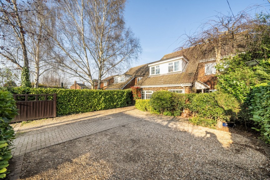 4 bedroom House for Sale High Street, Flitwick, Bedfordshire