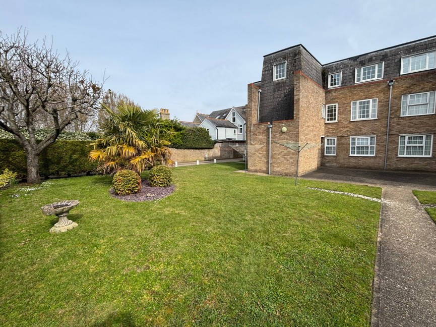 2 bedroom Flat for Letting Old North Road, ROYSTON, Hertfordshire