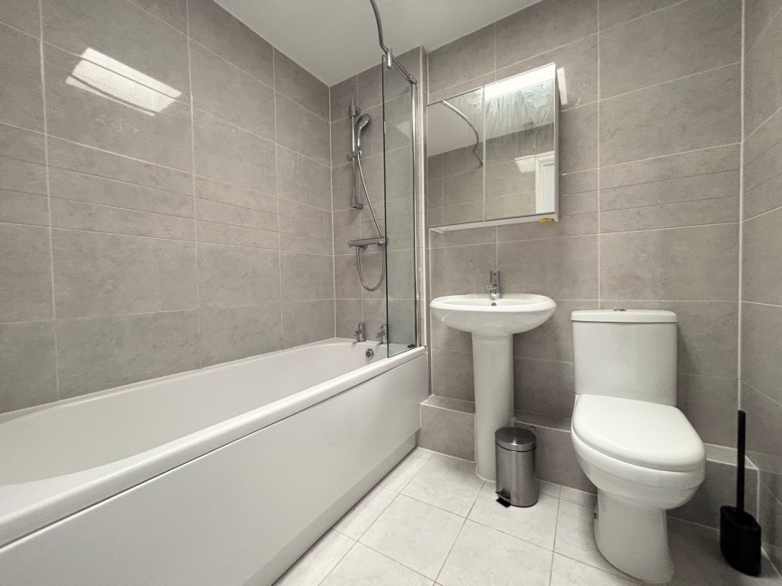 2 bedroom Flat for Letting Old North Road, ROYSTON, Hertfordshire