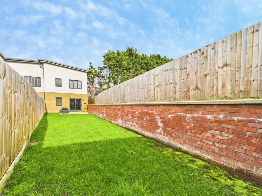 3 bedroom House for Sale The Mead, Hitchin, Hertfordshire