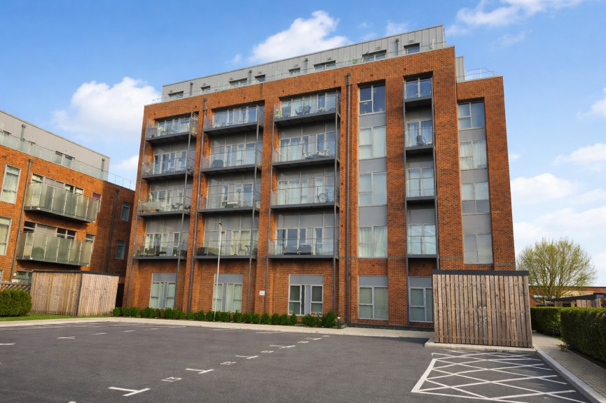 1 bedroom Flat for Letting Bridge Road East, Welwyn Garden City, Hertfordshire