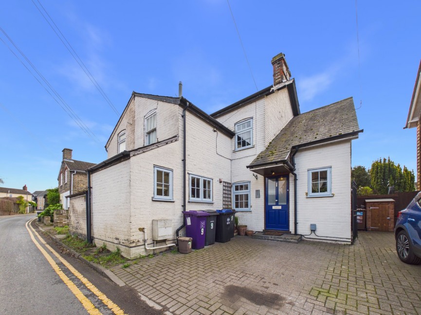 3 bedroom House for Sale Icknield Way, Baldock, Hertfordshire