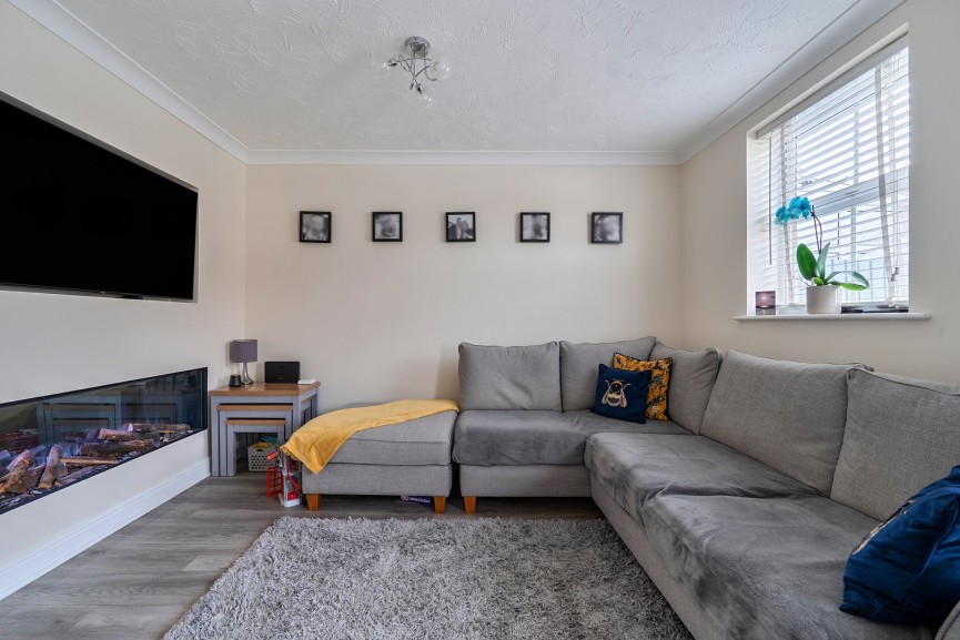 3 bedroom House for Sale Kingfisher Road, Shefford, Bedfordshire