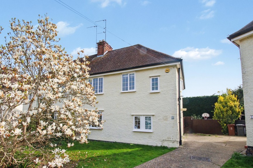 3 bedroom House for Sale Souberie Avenue, Letchworth Garden City, Hertfordshire