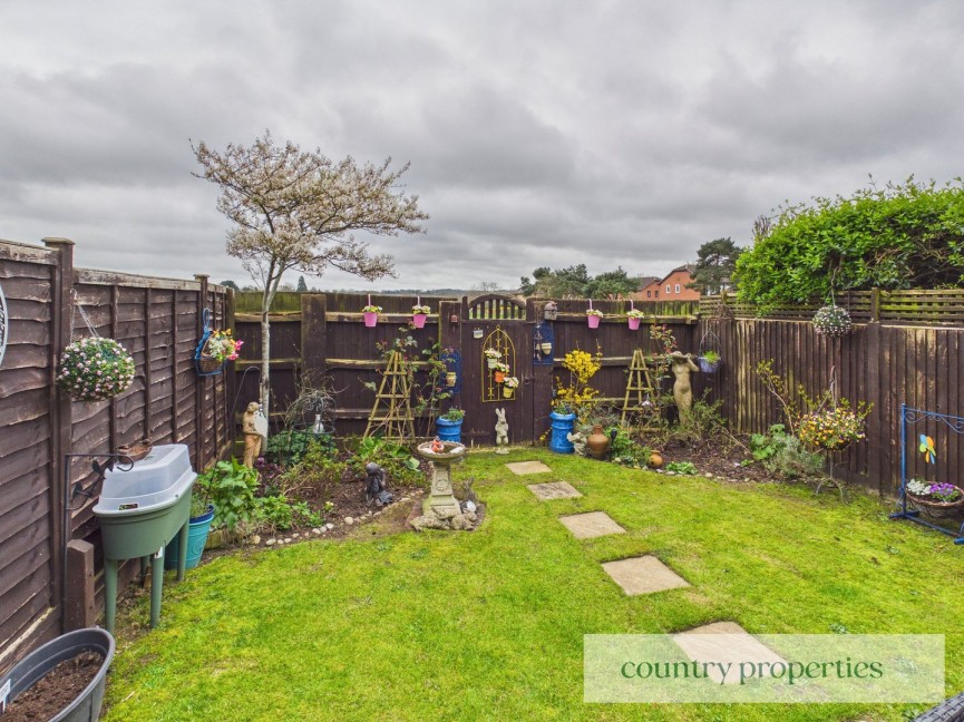 3 bedroom House for Sale Woolmer Green, Knebworth, Hertfordshire