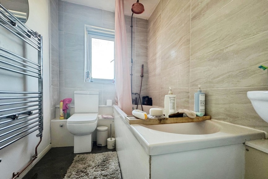 1 bedroom Flat for Sale Park Road, Westoning, Bedfordshire