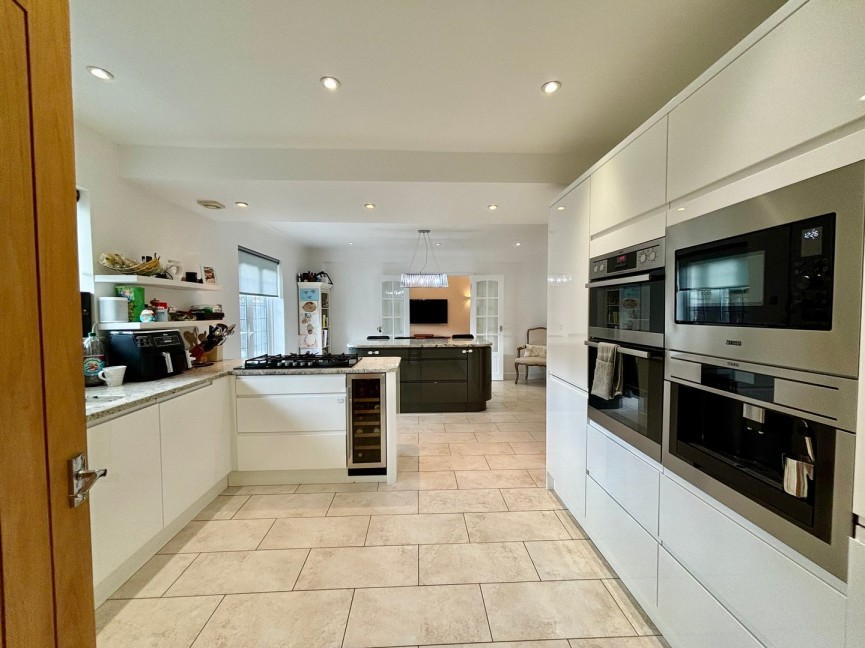 5 bedroom House for Sale Meadow Way, Letchworth Garden City, Hertfordshire