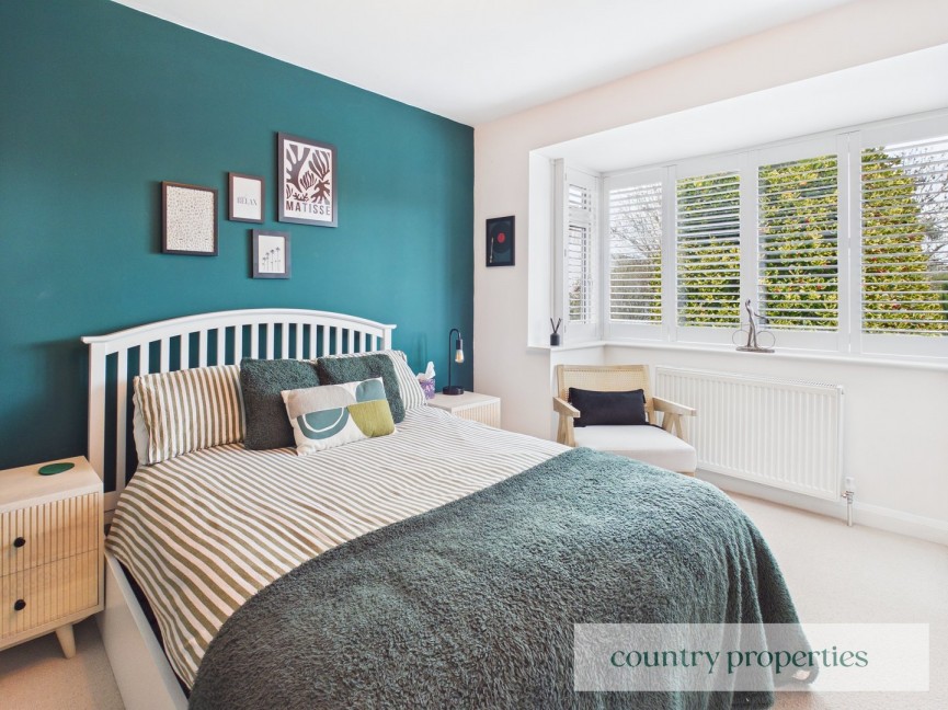 3 bedroom Bungalow for Sale Great North Road, Welwyn Garden City, Hertfordshire