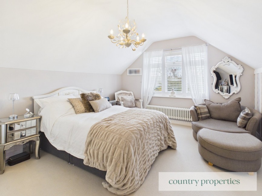 3 bedroom Bungalow for Sale Great North Road, Welwyn Garden City, Hertfordshire