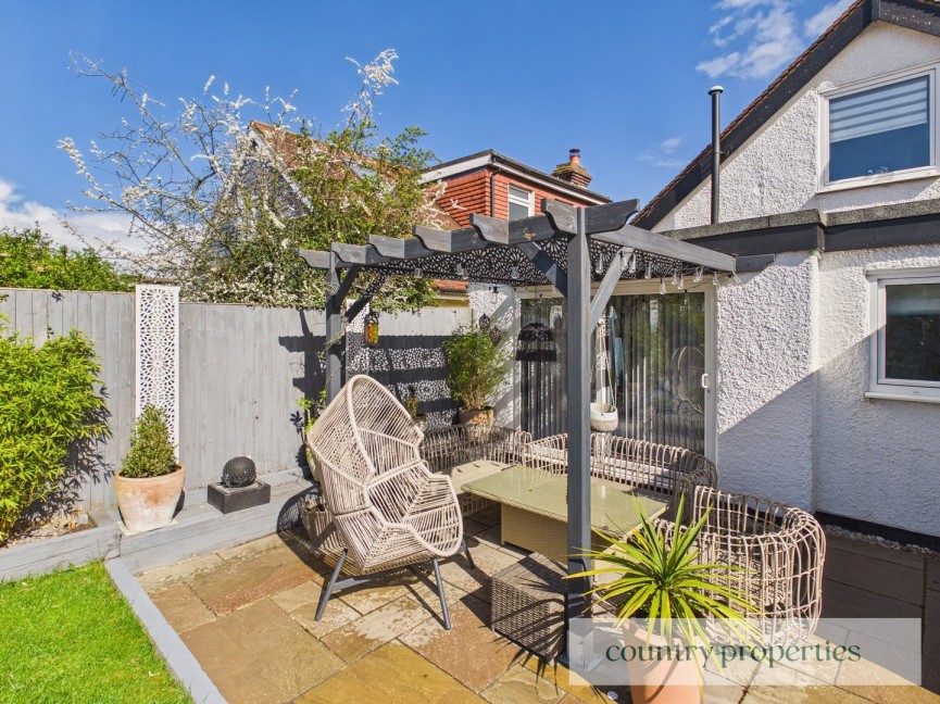 3 bedroom Bungalow for Sale Great North Road, Welwyn Garden City, Hertfordshire