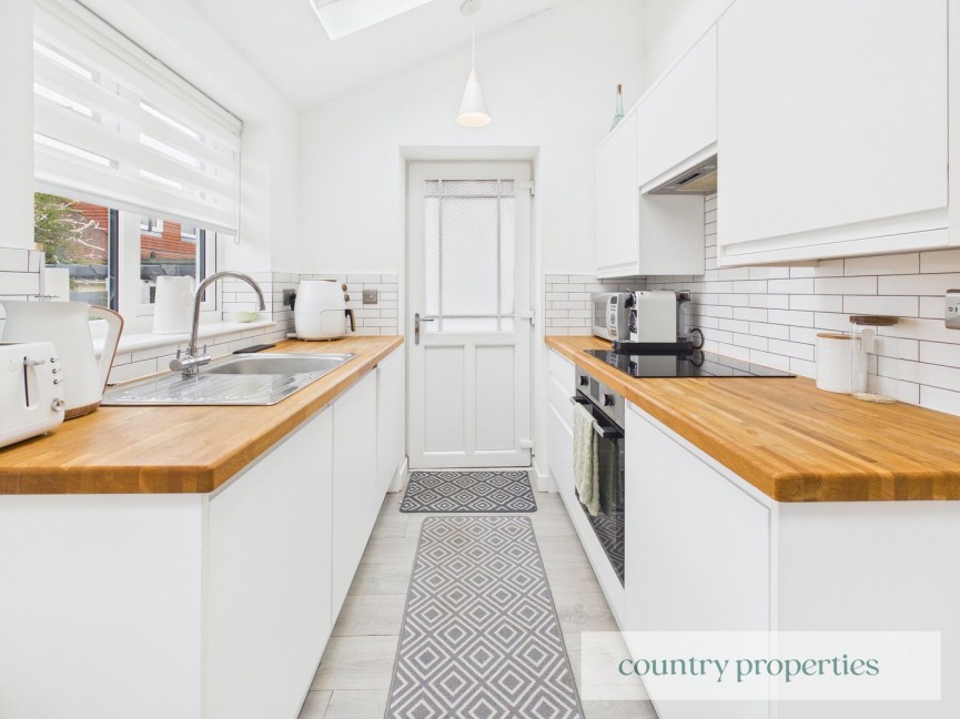 3 bedroom Bungalow for Sale Great North Road, Welwyn Garden City, Hertfordshire