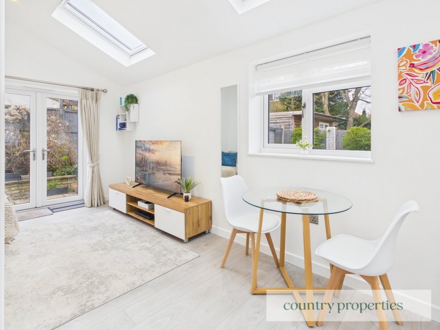 3 bedroom Bungalow for Sale Great North Road, Welwyn Garden City, Hertfordshire