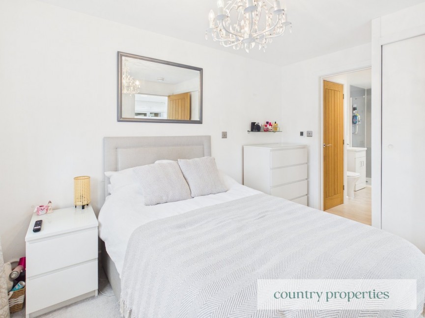 3 bedroom Bungalow for Sale Great North Road, Welwyn Garden City, Hertfordshire