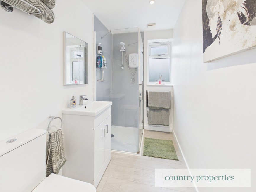 3 bedroom Bungalow for Sale Great North Road, Welwyn Garden City, Hertfordshire