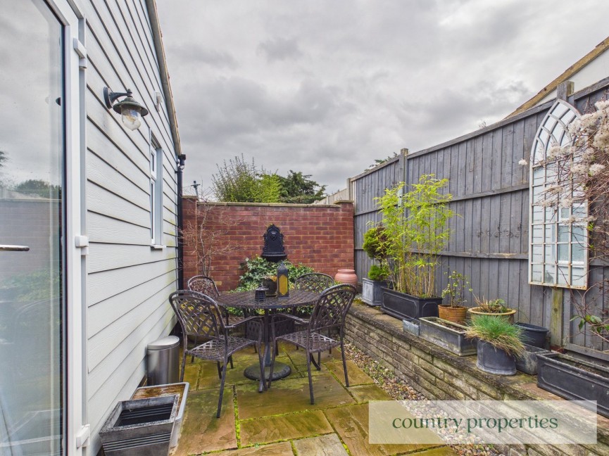 3 bedroom Bungalow for Sale Great North Road, Welwyn Garden City, Hertfordshire