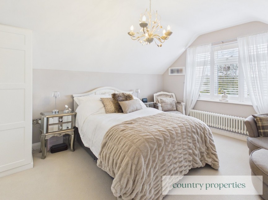 3 bedroom Bungalow for Sale Great North Road, Welwyn Garden City, Hertfordshire