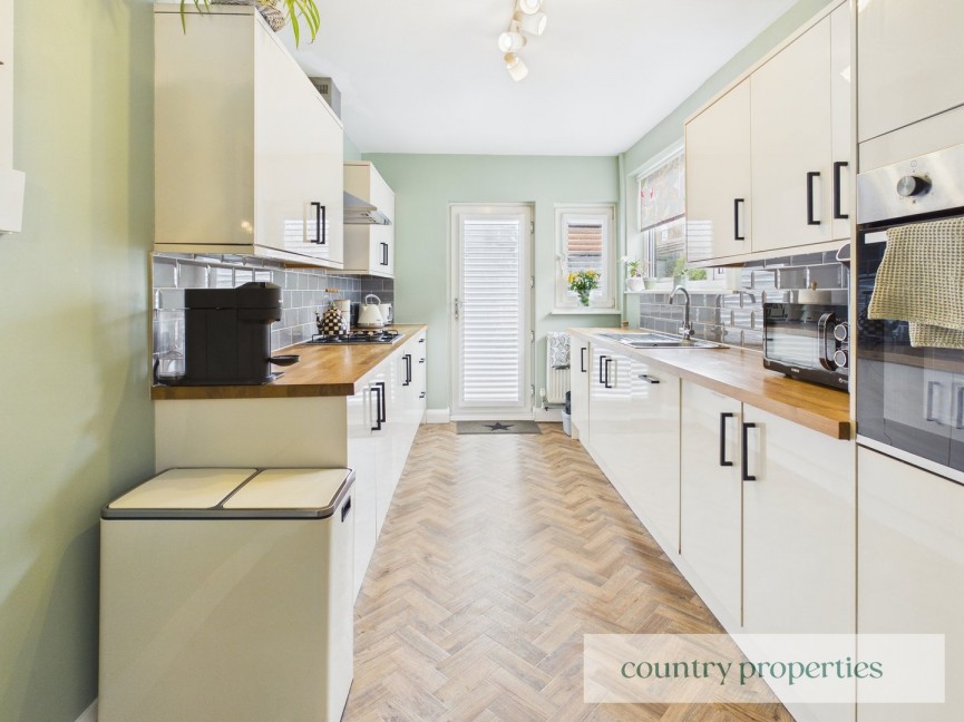 3 bedroom Bungalow for Sale Great North Road, Welwyn Garden City, Hertfordshire