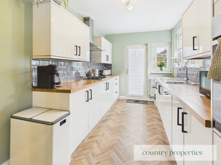 3 bedroom Bungalow for Sale Great North Road, Welwyn Garden City, Hertfordshire