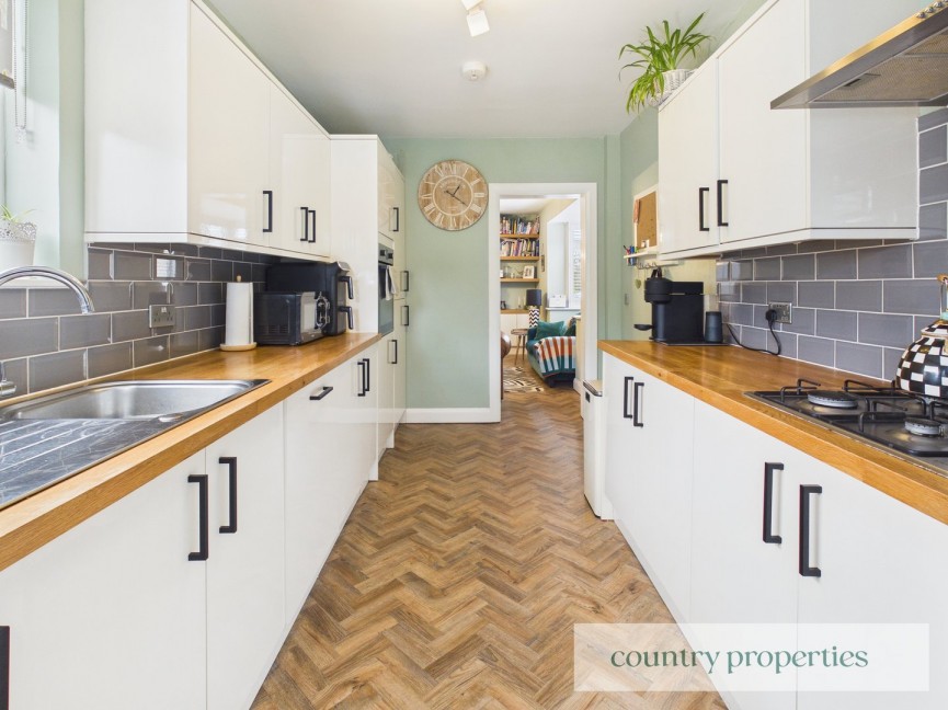 3 bedroom Bungalow for Sale Great North Road, Welwyn Garden City, Hertfordshire