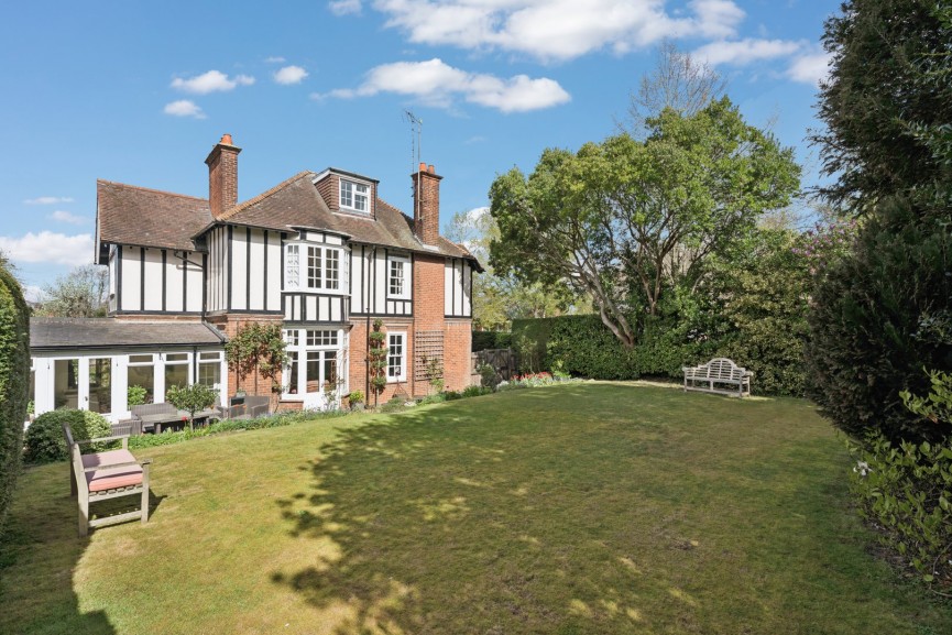 4 bedroom House for Sale Chiltern Road, Hitchin, Hertfordshire