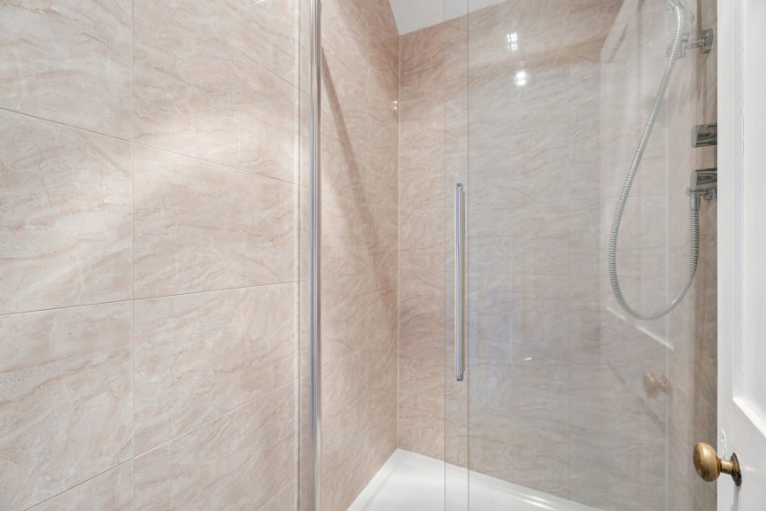 4 bedroom House for Sale Chiltern Road, Hitchin, Hertfordshire