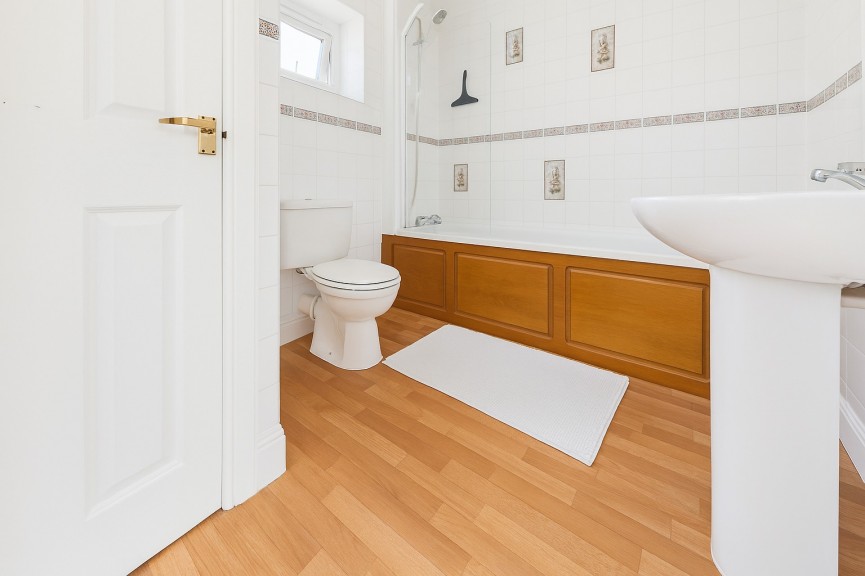 2 bedroom Flat for Sale Cardinals Gate, Royston, Hertfordshire