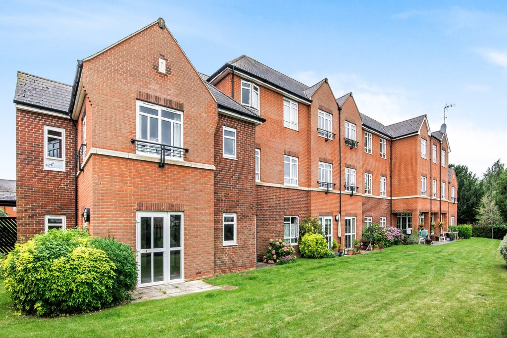 Elmside Walk, Hitchin, Hertfordshire