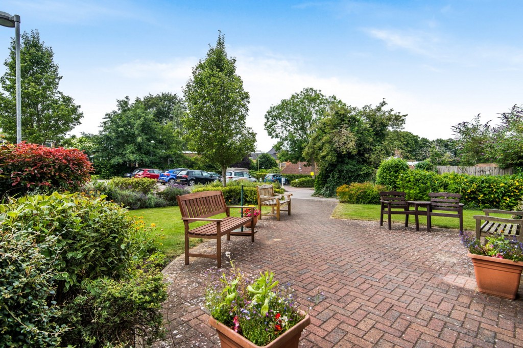 Elmside Walk, Hitchin, Hertfordshire