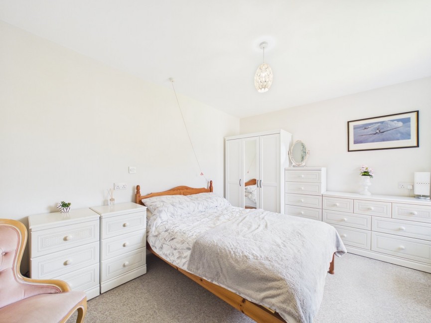 1 bedroom Flat for Sale Elmside Walk, Hitchin, Hertfordshire