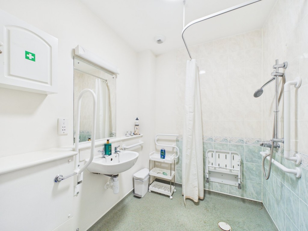 Elmside Walk, Hitchin, Hertfordshire