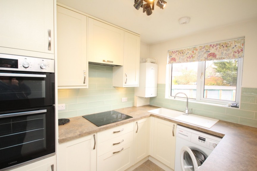 2 bedroom Flat for Sale Icknield Green, Letchworth Garden City, Hertfordshire