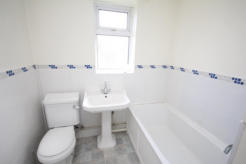 2 bedroom Flat for Sale Icknield Green, Letchworth Garden City, Hertfordshire