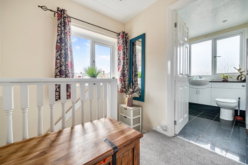 3 bedroom House for Sale Bury Road, Shefford, Bedfordshire