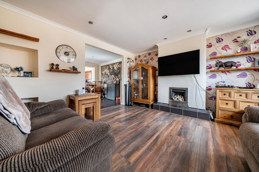 3 bedroom House for Sale Bury Road, Shefford, Bedfordshire