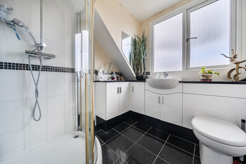 3 bedroom House for Sale Bury Road, Shefford, Bedfordshire