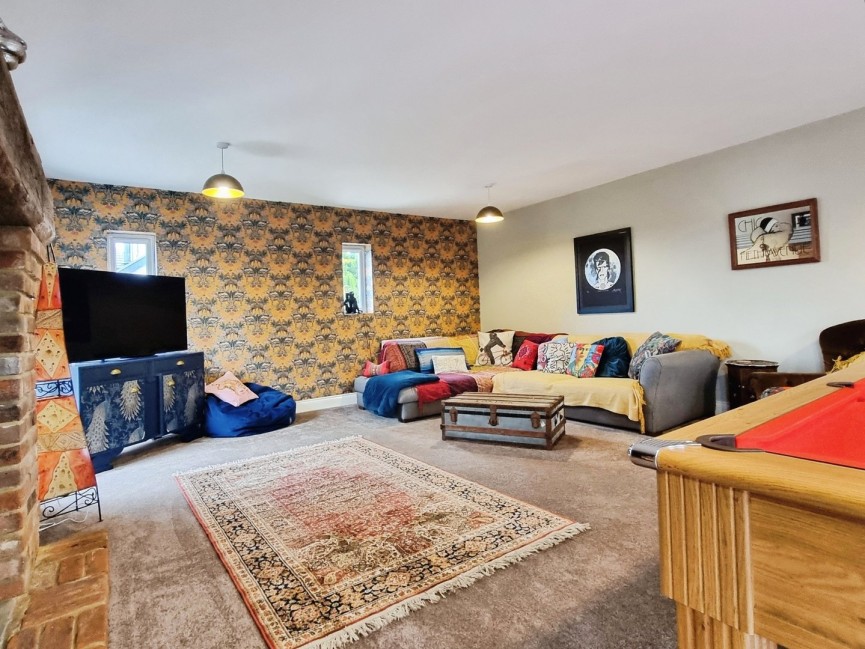 5 bedroom House for Sale Wilstead, Bedford