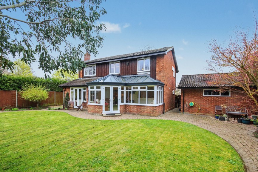 4 bedroom House for Sale Fouracres, Letchworth Garden City, Hertfordshire