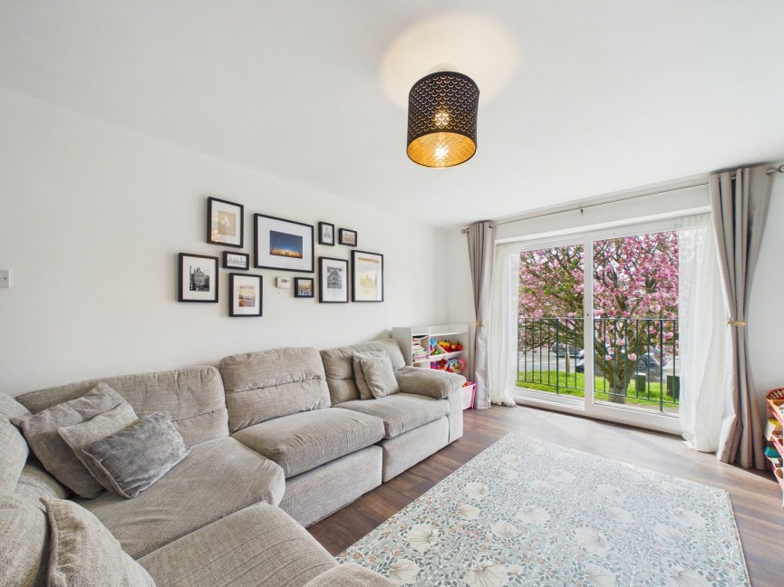 2 bedroom Flat for Sale Stevenage Road, Hitchin, Hertfordshire