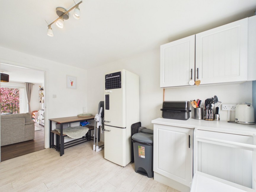 2 bedroom Flat for Sale Stevenage Road, Hitchin, Hertfordshire
