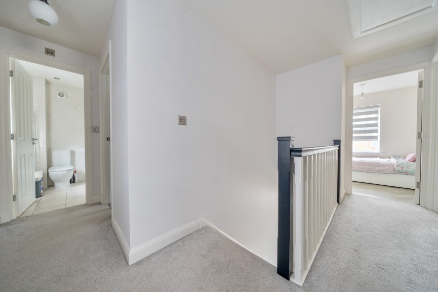 4 bedroom House for Sale Spruce Meadow, Stotfold, Bedfordshire