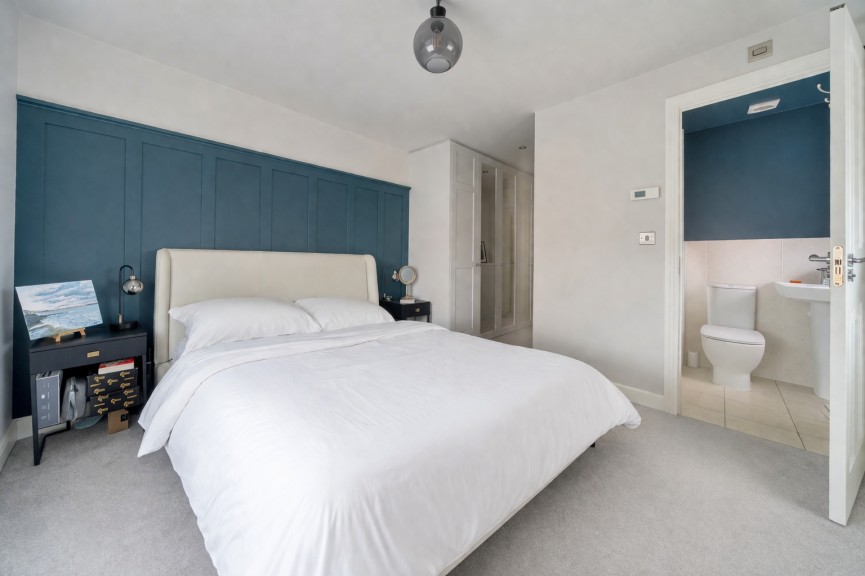 4 bedroom House for Sale Spruce Meadow, Stotfold, Bedfordshire