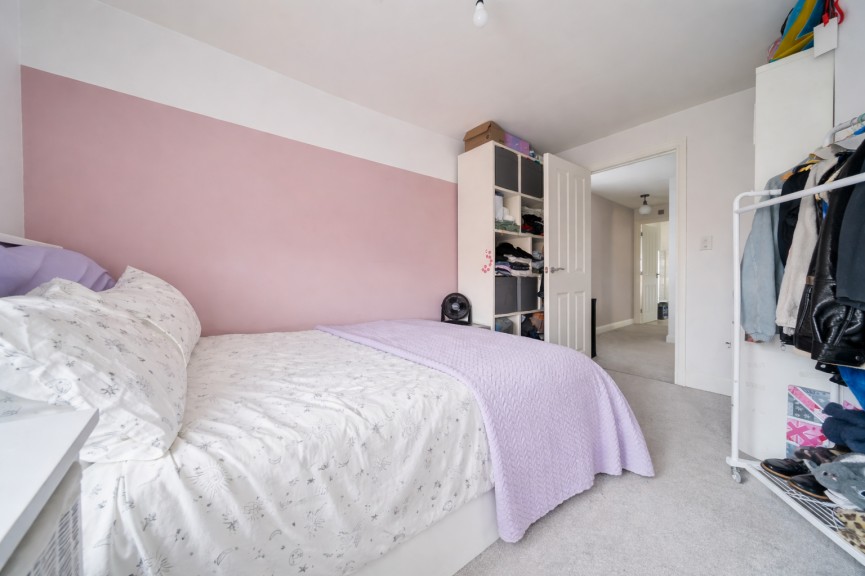 4 bedroom House for Sale Spruce Meadow, Stotfold, Bedfordshire