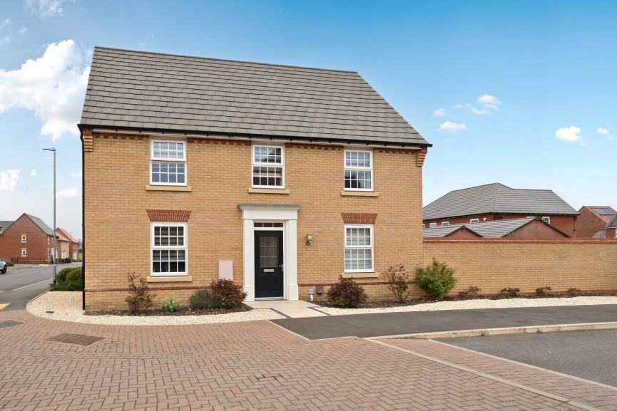 4 bedroom House for Sale Spruce Meadow, Stotfold, Bedfordshire