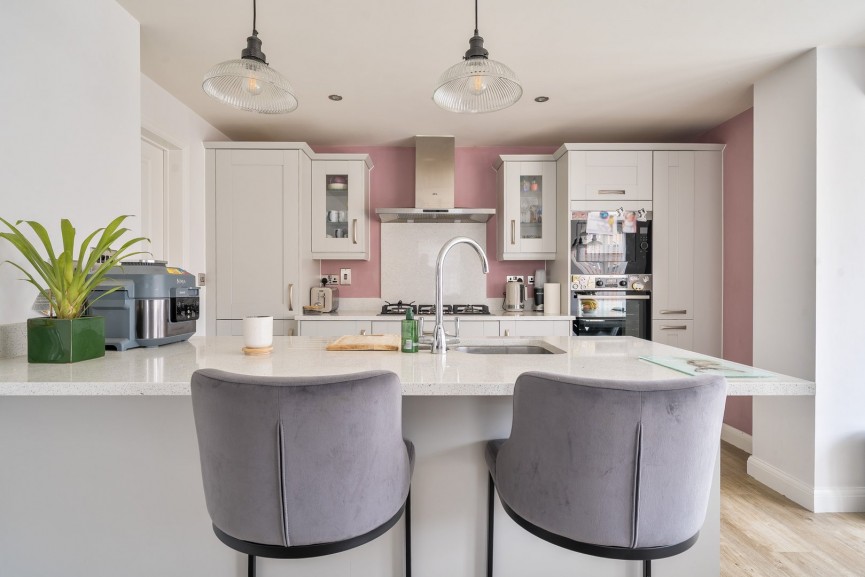 4 bedroom House for Sale Spruce Meadow, Stotfold, Bedfordshire