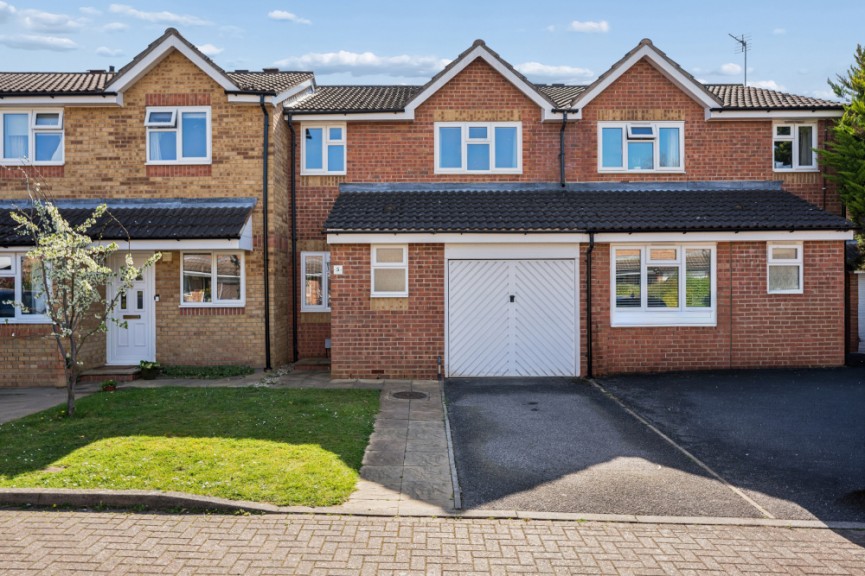 3 bedroom House for Sale Mermaid Close, Hitchin, Hertfordshire