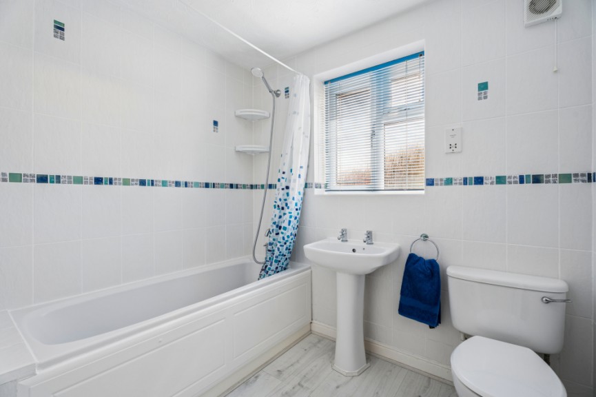 3 bedroom House for Sale Mermaid Close, Hitchin, Hertfordshire