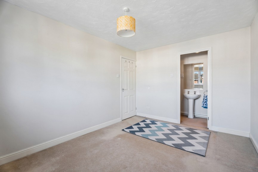 3 bedroom House for Sale Mermaid Close, Hitchin, Hertfordshire