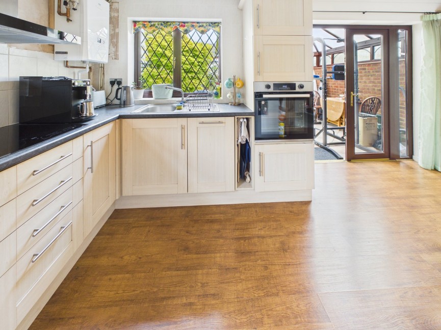 3 bedroom House for Sale High Street, Baldock, Hertfordshire