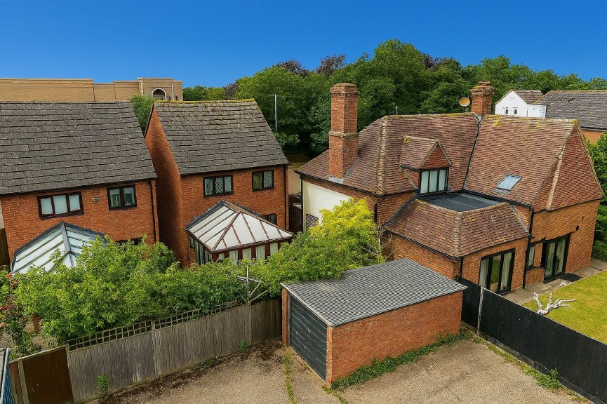 3 bedroom House for Sale High Street, Baldock, Hertfordshire