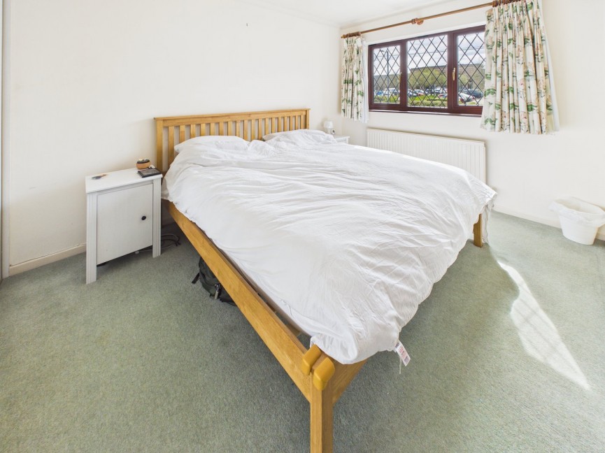 3 bedroom House for Sale High Street, Baldock, Hertfordshire